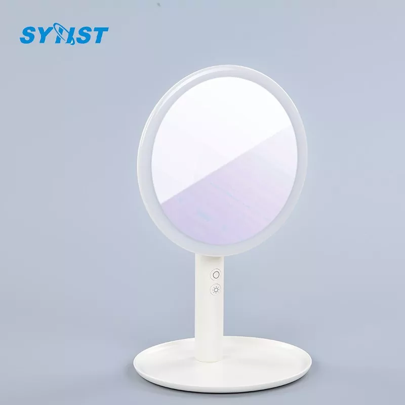 Aký je rozdiel medzi LED make-up zrkadlom a obyčajným toaletným zrkadlom so stolnou lampou?
